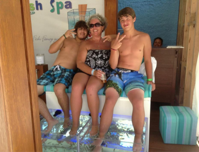 Islander Fish Spa-Nuestros peces dan lujo a tu piel con un masaje natural 