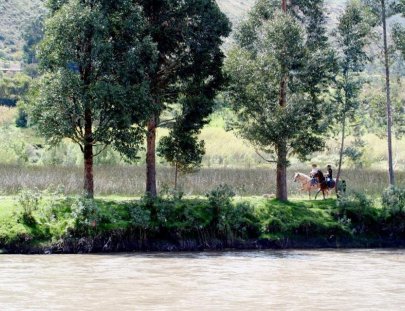 Hacienda Del Chalán-Cabalgata en reserva natural de Manthanay y lagunas interandinas