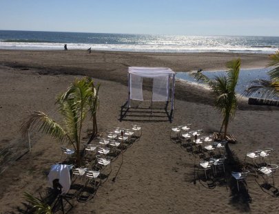 Sabas Beach Resort-Resort frente al mar en La Libertad