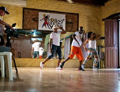 Aprende a Bailar Salsa para Principiantes o Avanzados - Crazy Salsa