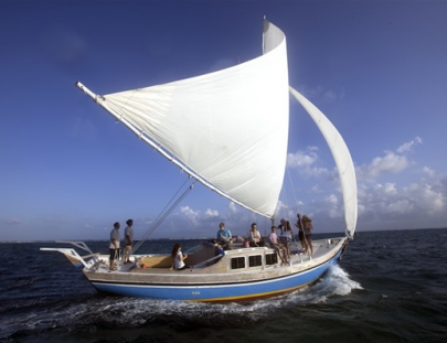 Sirena Azul Sailing-Navegación y snorkel en el velero tradicional Beliceño Sirena Azul
