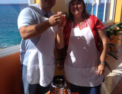 Salsa And Salsa-Haz Salsa y Baila Salsa en este tour de cocina y baile en México