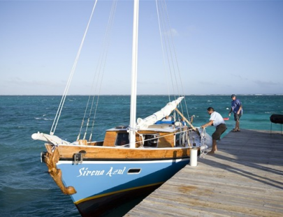 Sirena Azul Sailing-Navegación y snorkel en el velero tradicional Beliceño Sirena Azul