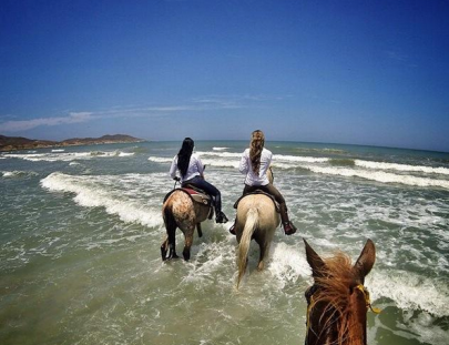Hacienda Macanao-Cabalga en paisajes caribeños