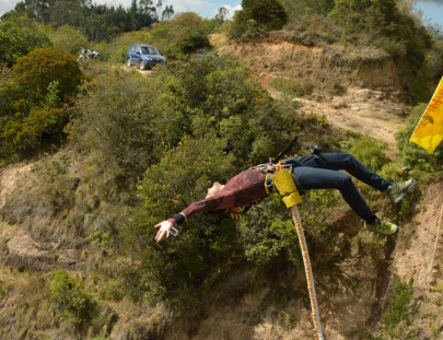 Aventureros-Salto Bungee desde el puente de Puenton Berduchi