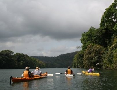 Xpediciones Tropicales-Explora los Senderos de Agua en el Canal de Panamá en kayak