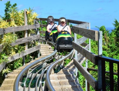 Rain Forest Adventures-Montaña rusa en la jungla jamaiquina