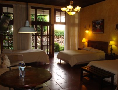 Hotel Convento Santa Catalina-Quédate en un hotel colonial justo debajo del famoso Arco de Santa Catalina en Antigua