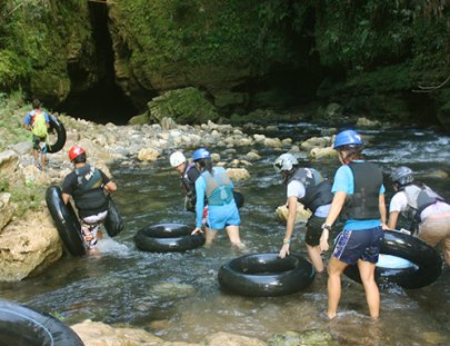 Tanama Tours-Camina a través del Bosque Lluvioso y las Cuevas de Tanama