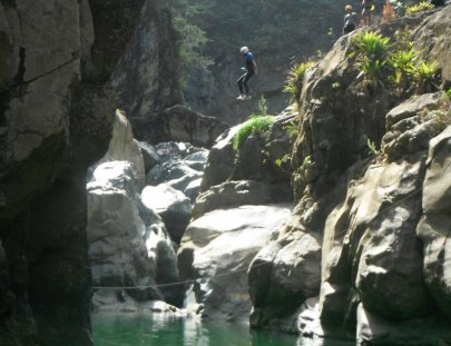 Jarabacoa Adventures-Desciende los cañones en Jarabacoa, Republica Dominicana