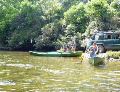 Crystal Paradise Resort- Piragüismo el río Macal, una experiencia inolvidable 
