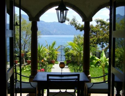 Casa Lobo Bungalows-Elegantes Bungalows con vista al lago de Atitlán