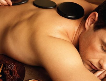 Relájate con un masaje de piedras calientes  - Ceiba Porta SPA