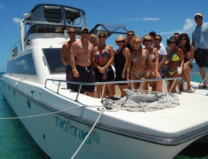 Chac-chi Marina-Navega el mar en nuestra ocean limousine