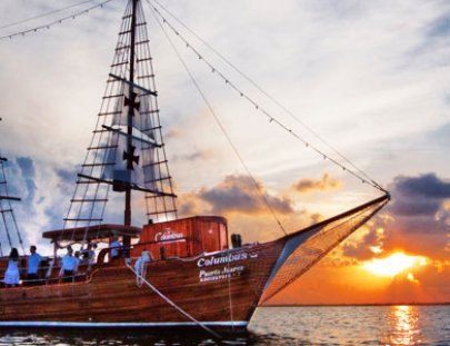 Crucero romántico al atardecer con cena de langosta - Columbus The Lobster Dinner Cruise