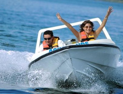 Aquatours-Speedboat Tour por la Laguna Nichupté en Cancún