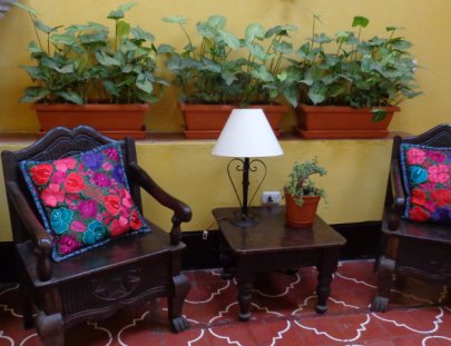Hotel Camelias Inn-Gran pequeño hotel ubicado en el corazón de la Antigua Guatemala