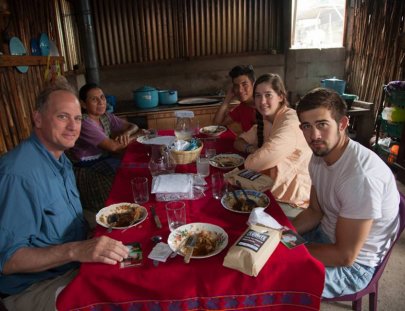 De La Gente-¡Aprende a preparar Pepián y tortillar con tu grupo!