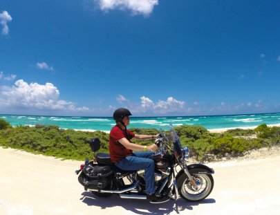 Eaglerider Cozumel-Cozumel en una Harley Davidson