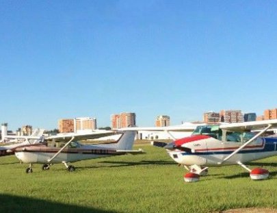 Escuela De Vuelo S.a.-Conviértete en piloto de avion por un día