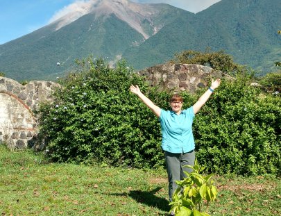 Guatemalan Adventure-¡1/2 día de excursión al Volcán de Pacaya!
