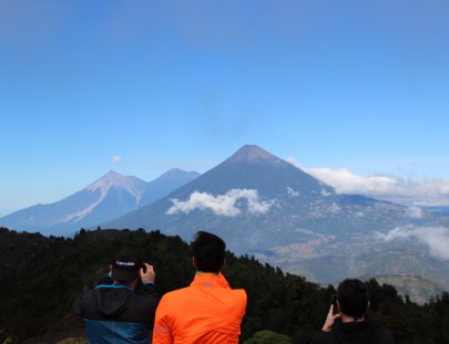 Guatemalan Adventure-¡1/2 día de excursión al Volcán de Pacaya!