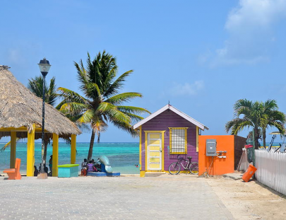 Un hostal en la playa y con vistas a San Pedro - Hostel La Vista
