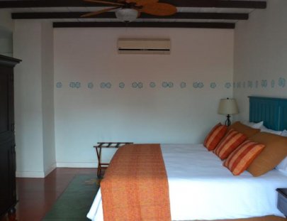 Hotel Isla De Flores-Hotel estilo Caribeño: una experiencia Cubana en el corazón de Flores