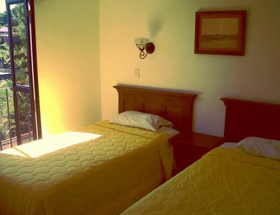 Hotel Los Faroles Coban-Descanse en Coban con Ambiente Relajante y Acogedor 