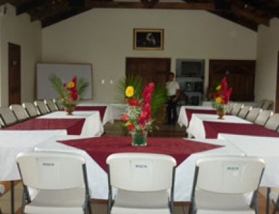 Hotel Los Faroles Coban-Descanse en Coban con Ambiente Relajante y Acogedor 