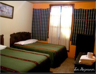 Hotel Los Nazarenos-Un hotel con ambiente hogareño y con una terraza con vista panorámica