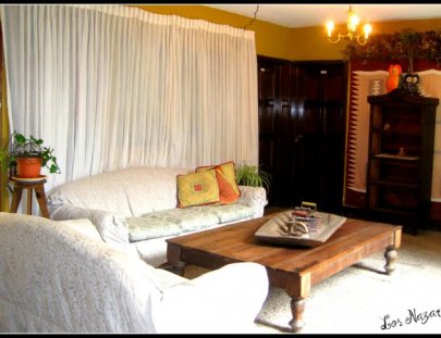 Hotel Los Nazarenos-Un hotel con ambiente hogareño y con una terraza con vista panorámica