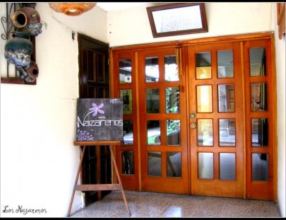 Hotel Los Nazarenos-Un hotel con ambiente hogareño y con una terraza con vista panorámica