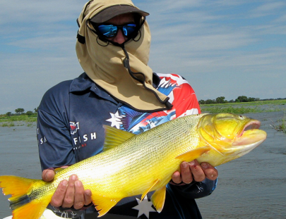 Argentina Anglers-Pescando al pez dorado en el Río Paraná