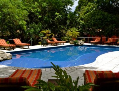 Consiente a los tuyos en un exótico jungle lodge  en Tikal - Jungle Lodge Tikal Hostal