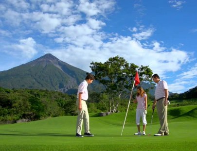 La Reunión Golf Resort  & Residences-Juega golf en el espectacular campo Fuego Maya