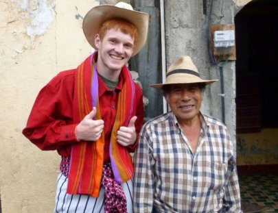 Los Elementos Adventure Center & Day Spa-¡Experiencia multi-sport!= excusiónes a pie + kayak + saltos en acantilados, etc!