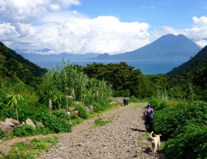 Los Elementos Adventure Center & Day Spa-¡Experiencia multi-sport!= excusiónes a pie + kayak + saltos en acantilados, etc!