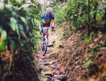 Old Town Outfitters-Bicitour en senderos mayas del Volcán de Agua