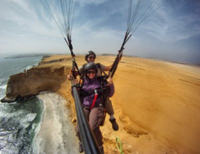 Autana-Vuelos tandem en paisajes hermosos de la reserva de Paracas