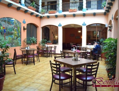 Pensión Bonifaz-Hospedaje Frente al Parque Central de Quetzaltenango