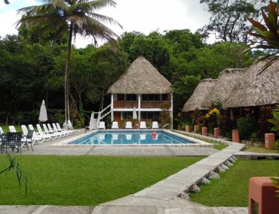 Disfruta la tranquilidad de un paraíso en medio de la Selva - Tikal Inn 