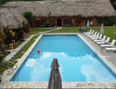 Tikal Inn -Disfruta la tranquilidad de un paraíso en medio de la Selva
