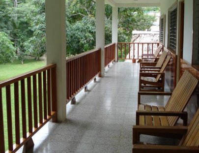 Tikal Inn -Disfruta la tranquilidad de un paraíso en medio de la Selva