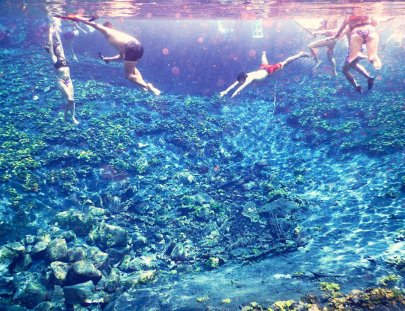 Travesías - Petén-Conoce y nada en El Cráter Azul, una reserva natural y jardín subacuático, Sayaxché Petén