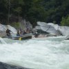 Omega Tours-Adrenalina y velocidad: Rafting en el rio Cangrejal