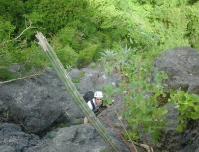 Climbing Venezuela- Escala de roca caliza en los Morros de San Juan 