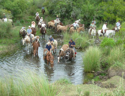 Huellas Cabalgatas Por Uruguay-Cabalgata en Los Hermosos Paisajes de Uruguay