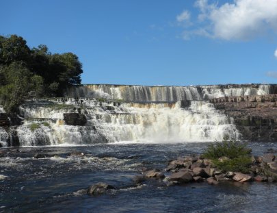 Wonderland Tours -Viaja en avion a la Catarata Mas Alta del Mundo