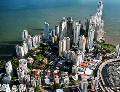 Explora la Ciudad de Panamá desde el aire - Panama Flight Adventures